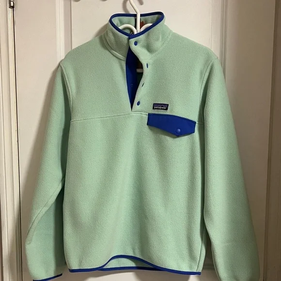 Patagonia Light Green Fleece with Blue Trim - Picture 1 of 6